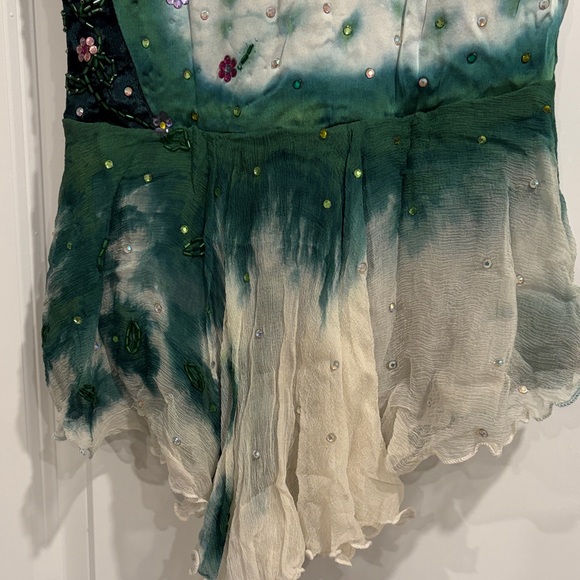 Embellished Green and White Sleeveless Figure Skating Dress - Picture 9 of 9